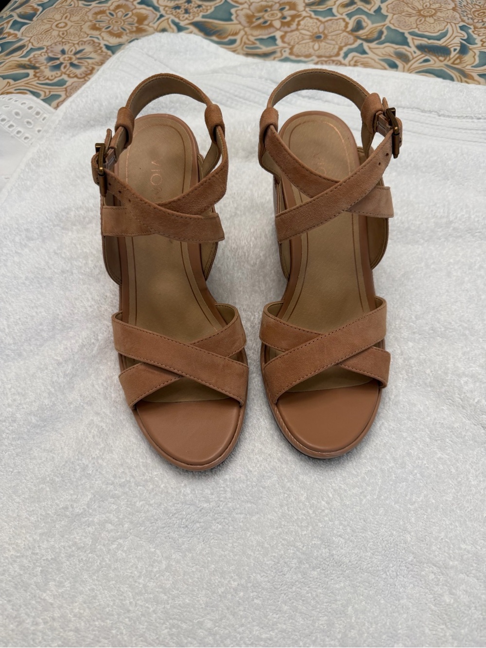 Women's Vionic “Bonita” Wedge Tan Suede/Patent Crisscross Sandal